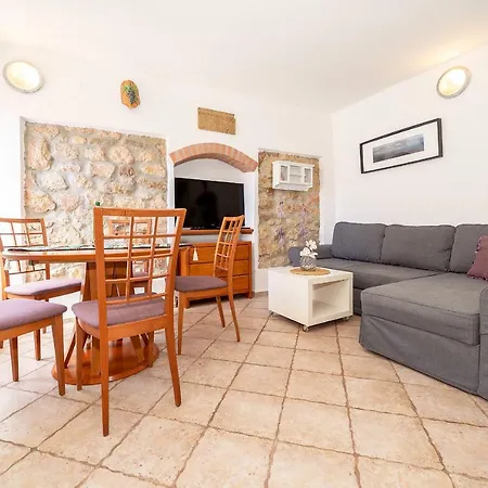 Mediterranean Korina * Baška