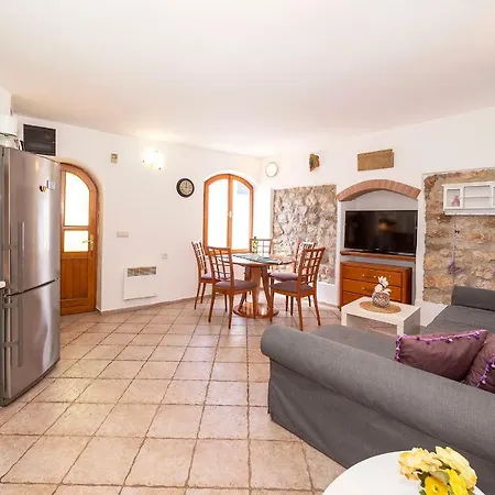 Mediterranean Korina Baška